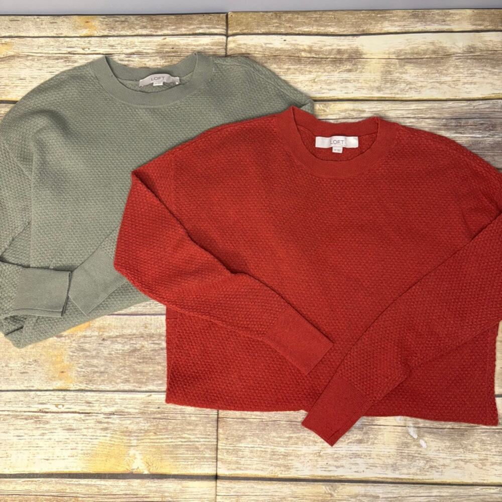 LOT OF 2! Loft Long Sleeve Crew Neck Seersucker Knit Tops Womens Sz XS
